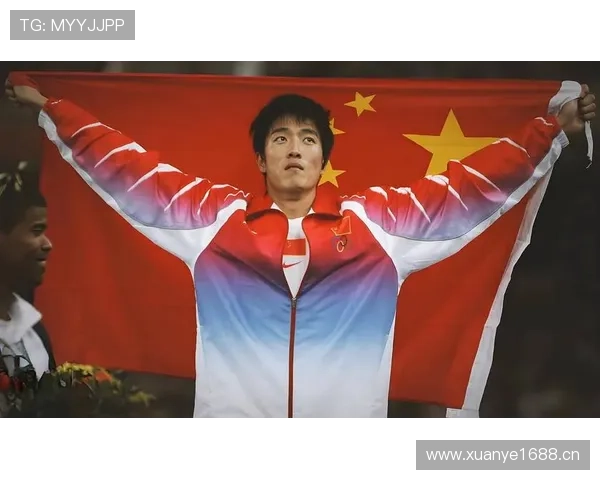 便利店排队碰到刘翔，手拎泡面却掏出个奢侈钱包，画面太违和